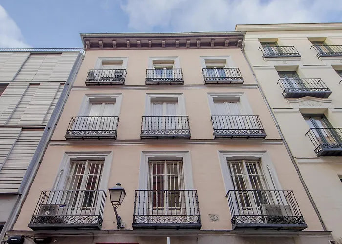 Premium Apt para 9pax en Calle Olmo - Centro de Madrid E1